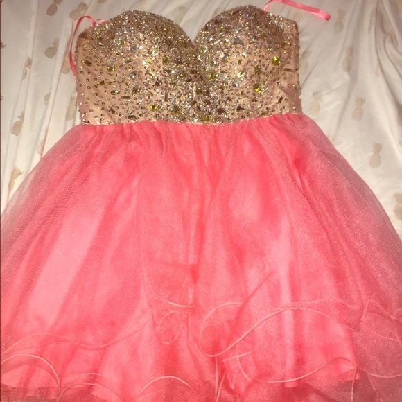 Soft salmon color dress from the COYA collection - Picture 1 of 2